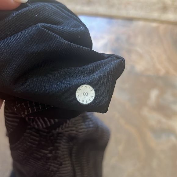 Lululemon men’s shorts - Picture 4 of 4